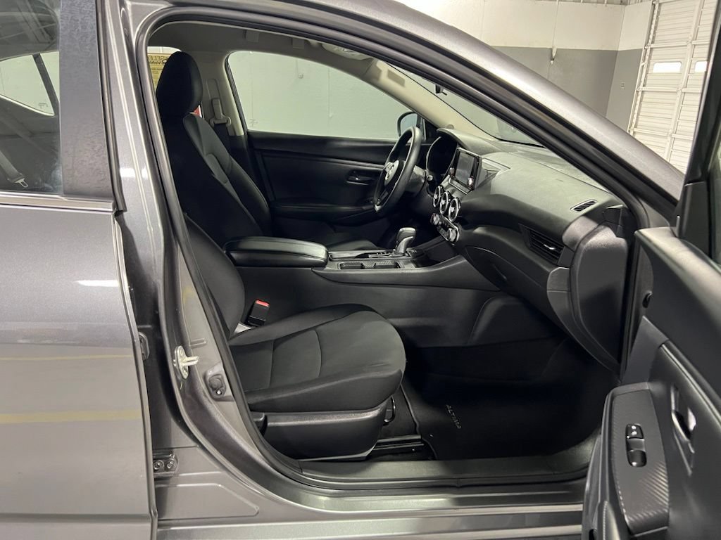 Used 2025 Nissan Sentra S FWD image 31