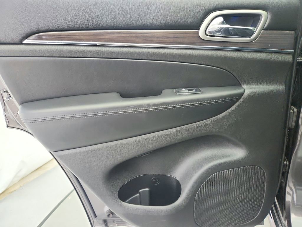 Used 2018 Jeep Grand Cherokee Overland image 25