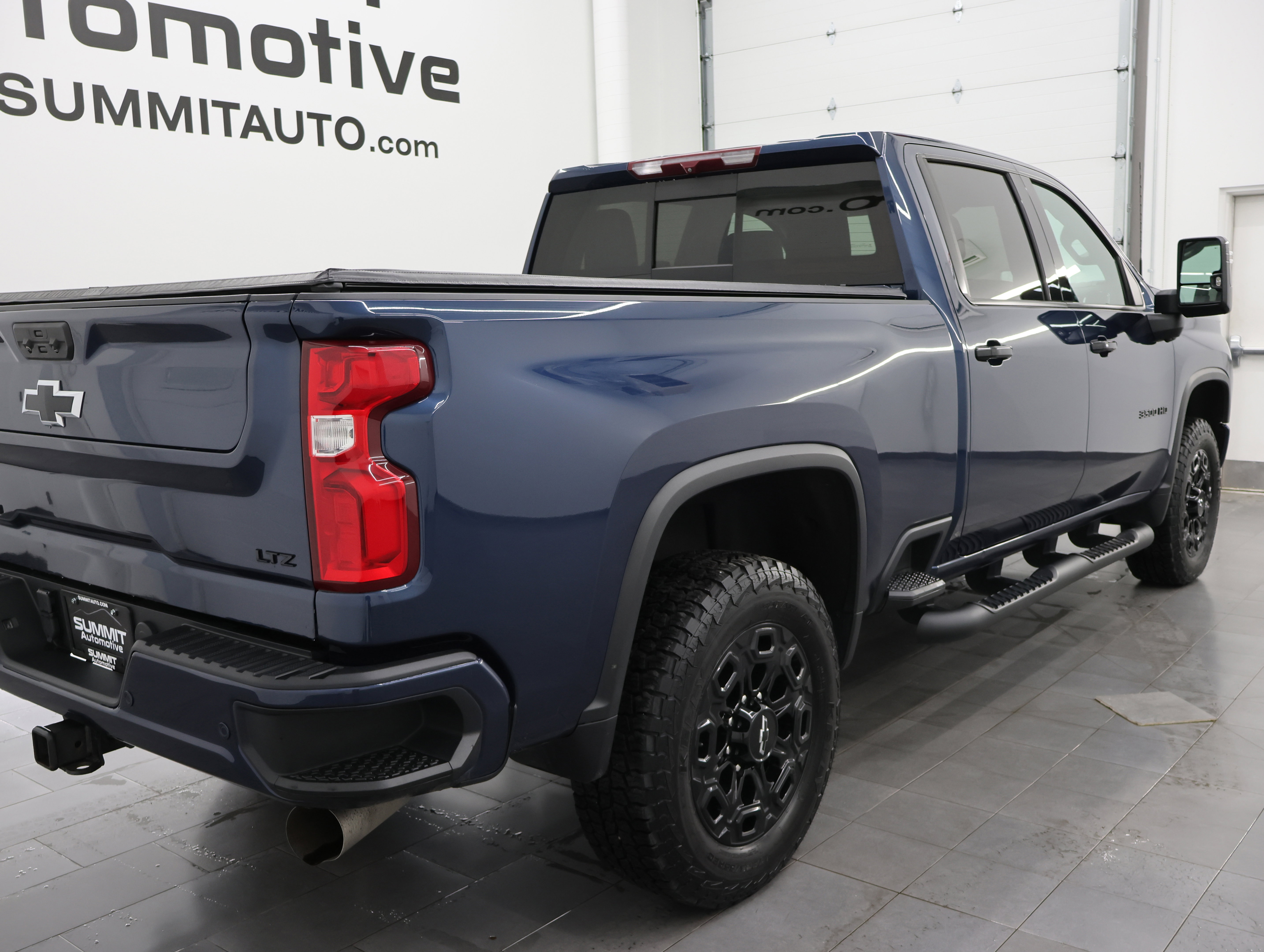 Used 2023 Chevrolet Silverado 3500 LTZ w/ LTZ Plus Package image 4