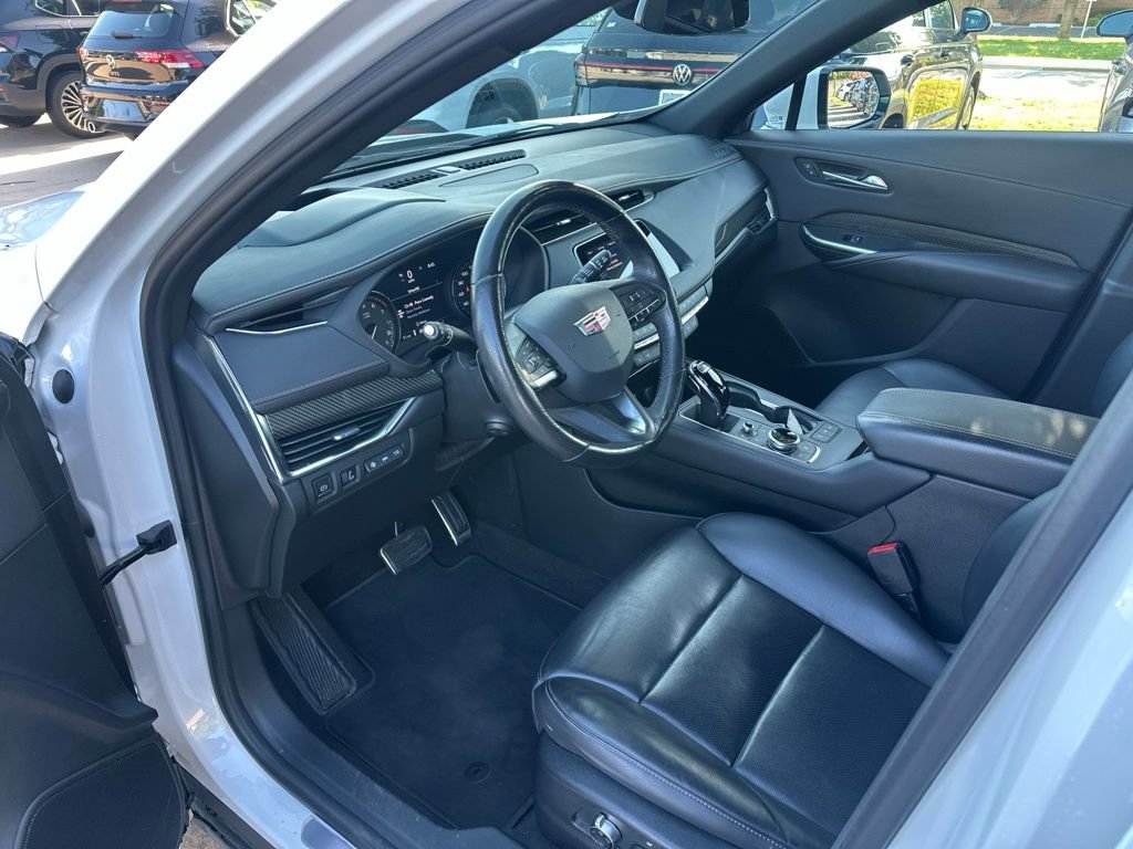 Used 2023 Cadillac XT4 Sport FWD image 11