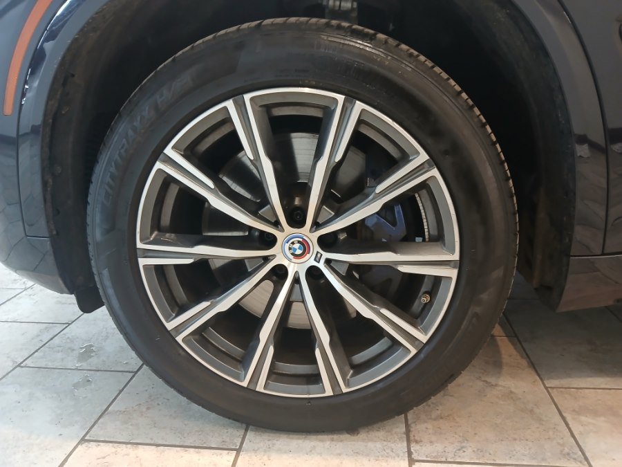 Used 2023 BMW X5 M50i w/ Executive Package AWD/4WD image 14