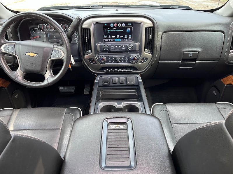 Used 2017 Chevrolet Silverado 1500 High Country image 23