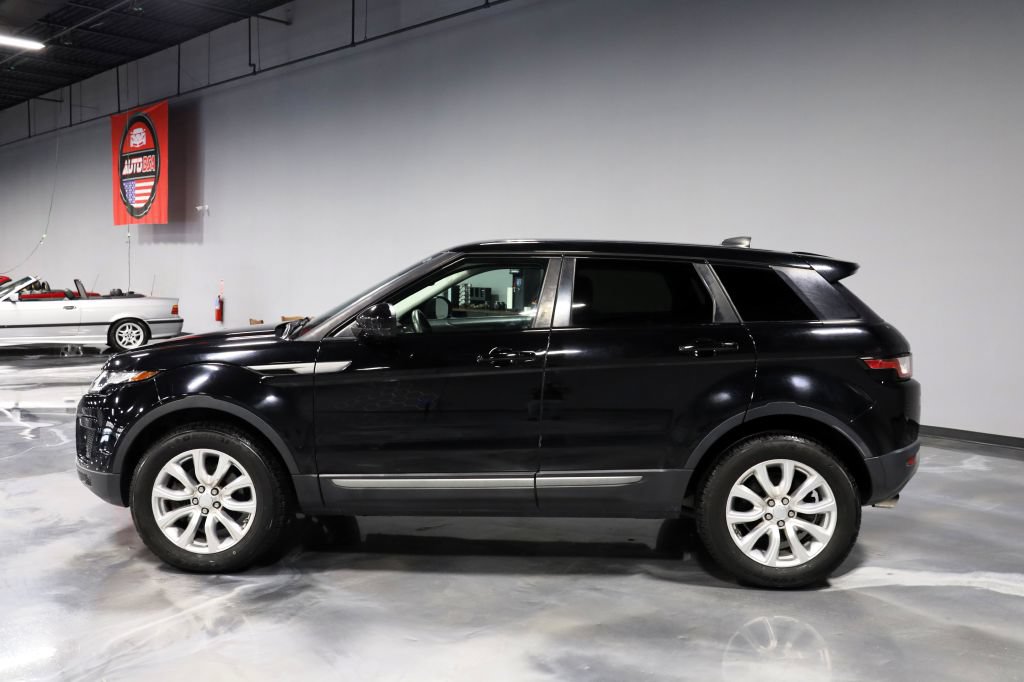Used 2019 Land Rover Range Rover Evoque SE AWD/4WD image 4