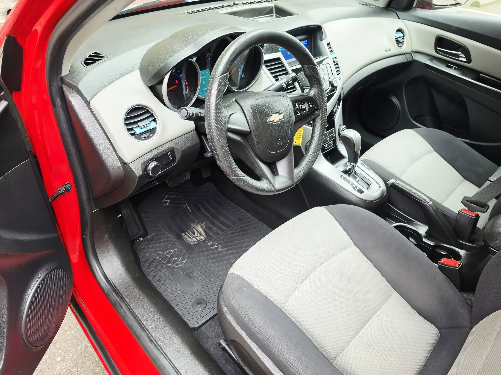 Used 2014 Chevrolet Cruze LS FWD image 9