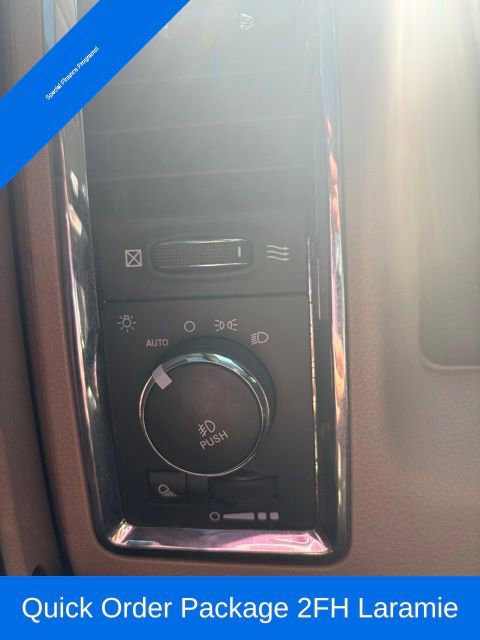 Used 2015 RAM 2500 Laramie w/ Convenience Group AWD/4WD image 17