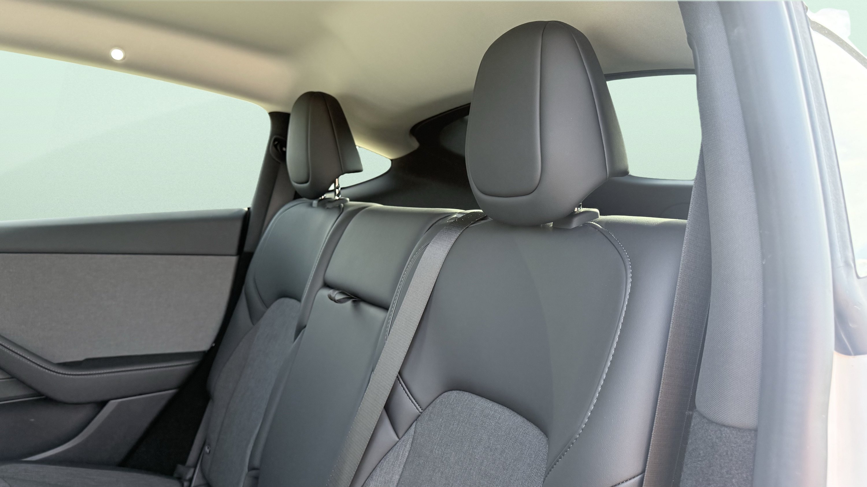Used 2026 Tesla Model Y 2WD image 29