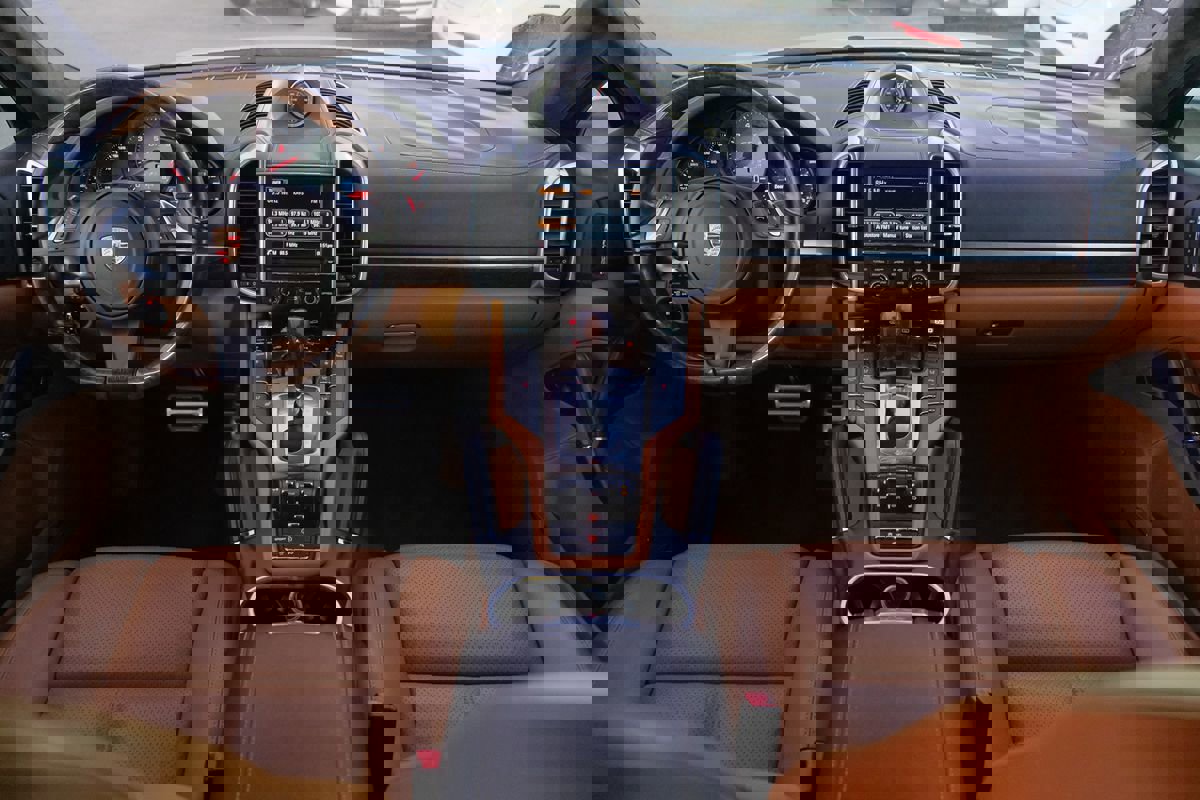 Used 2014 Porsche Cayenne GTS image 18