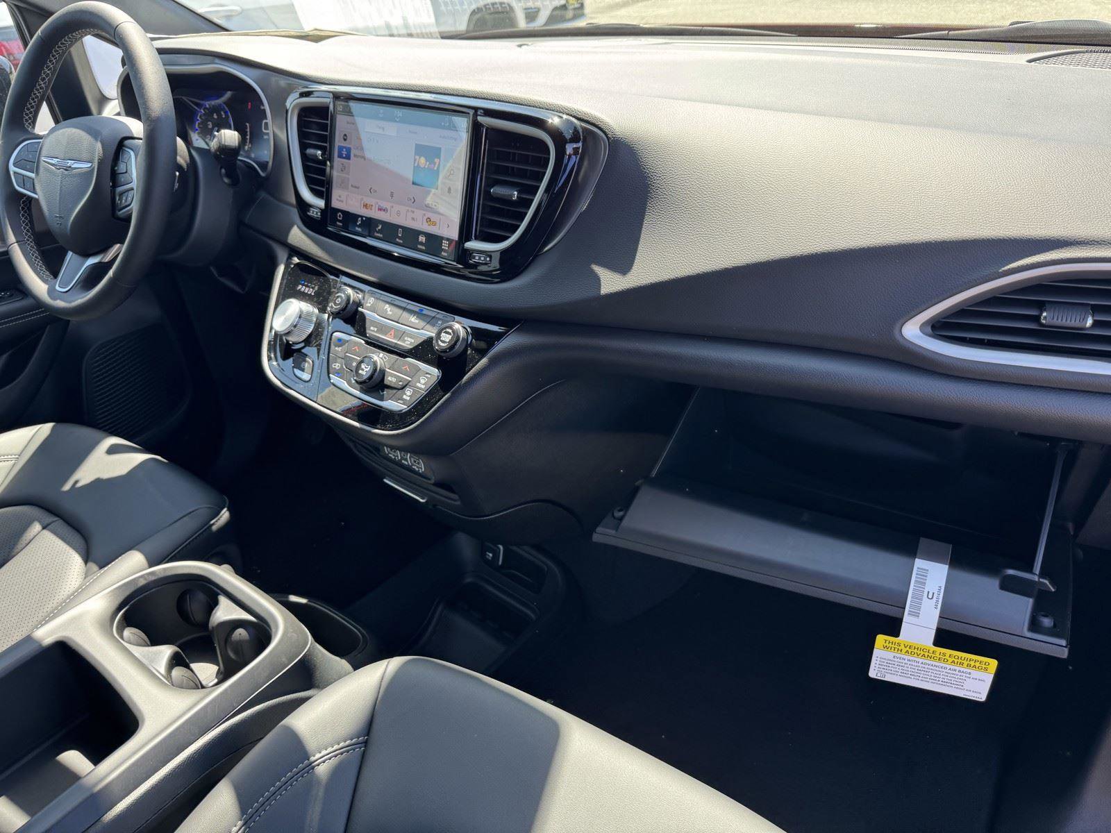 New 2025 Chrysler Voyager LX FWD image 8