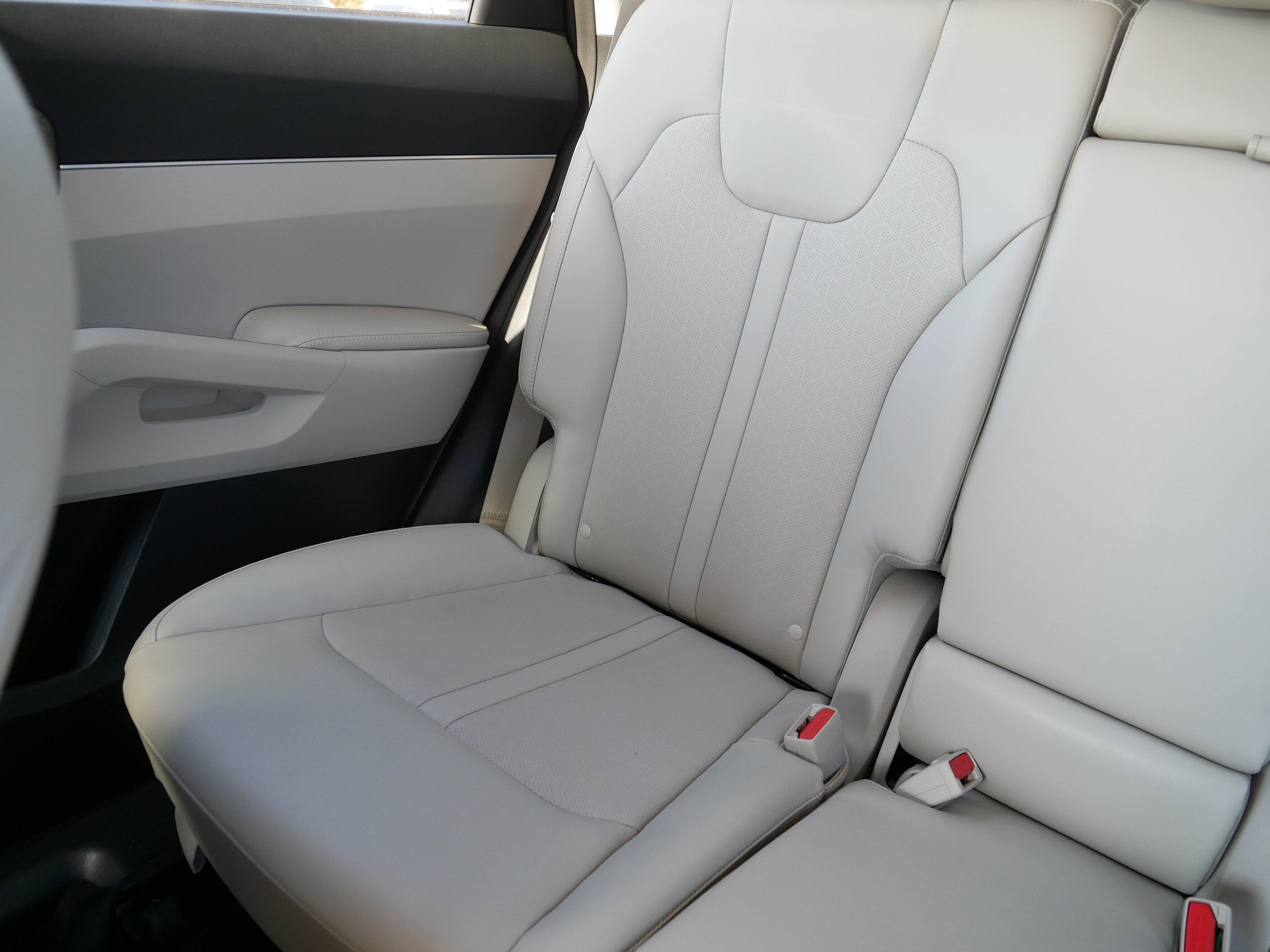 Used 2022 Kia Sorento S w/ Panoramic Sunroof Package AWD/4WD image 12