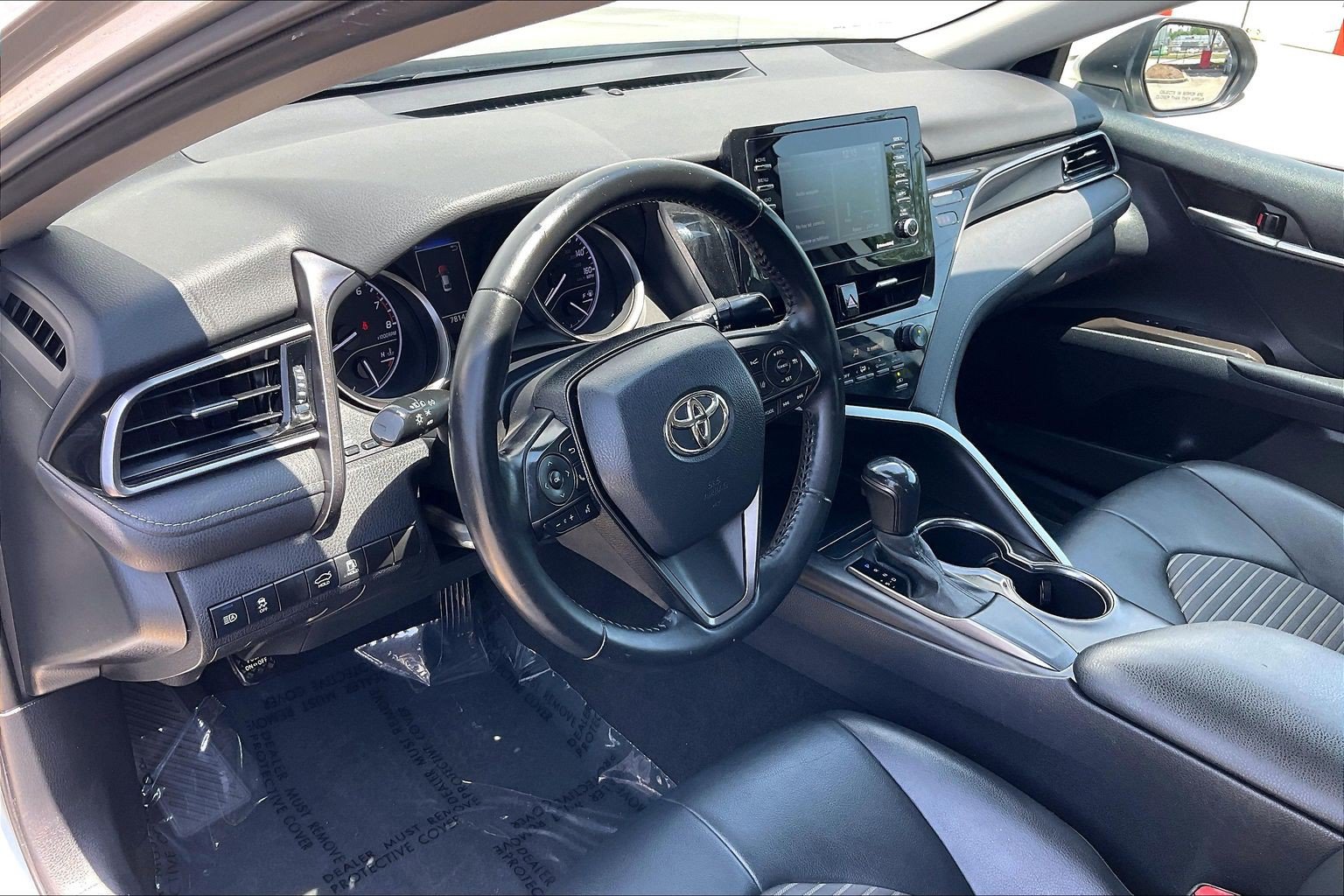 Used 2021 Toyota Camry SE FWD image 18