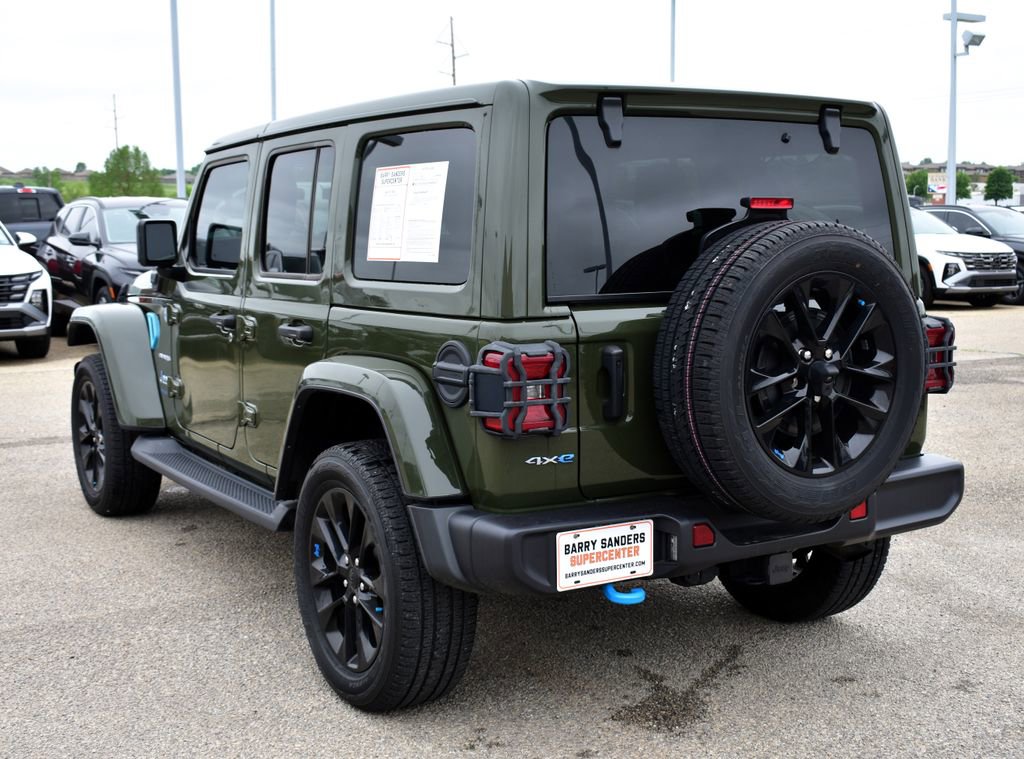 Used 2023 Jeep Wrangler Unlimited Sahara w/ Cold Weather Group AWD/4WD image 4