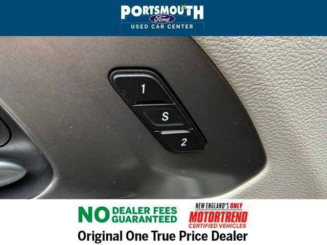 Used 2024 Chrysler Pacifica Touring-L image 23