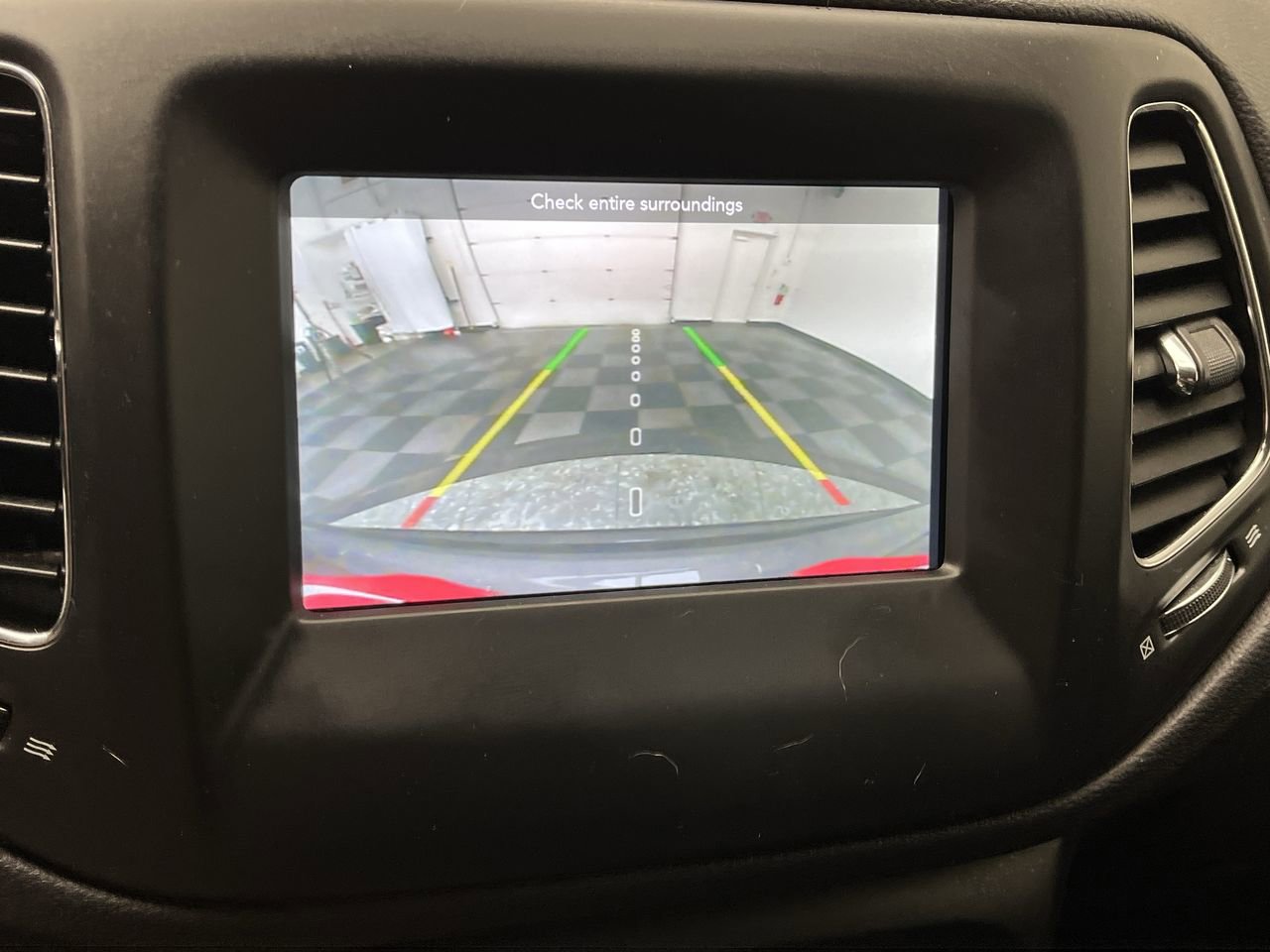 Used 2019 Jeep Compass Latitude AWD/4WD image 5