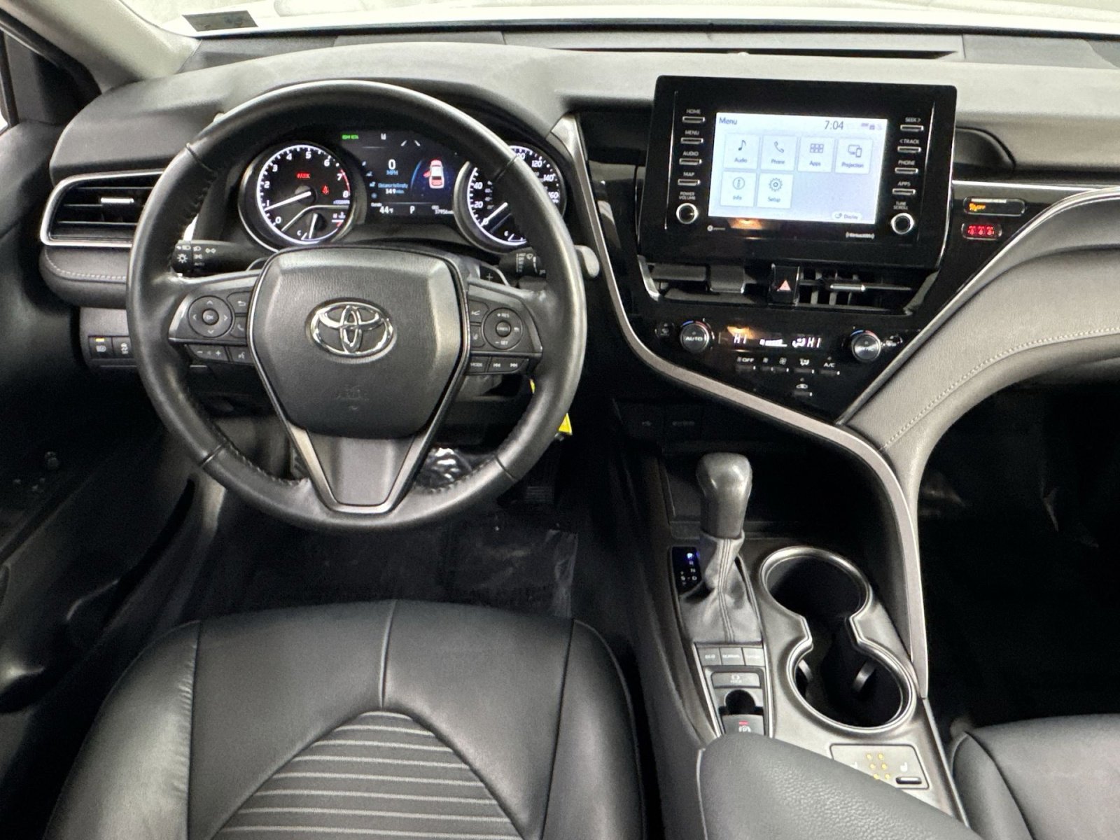 Used 2024 Toyota Camry SE w/ Cold Weather Package image 26