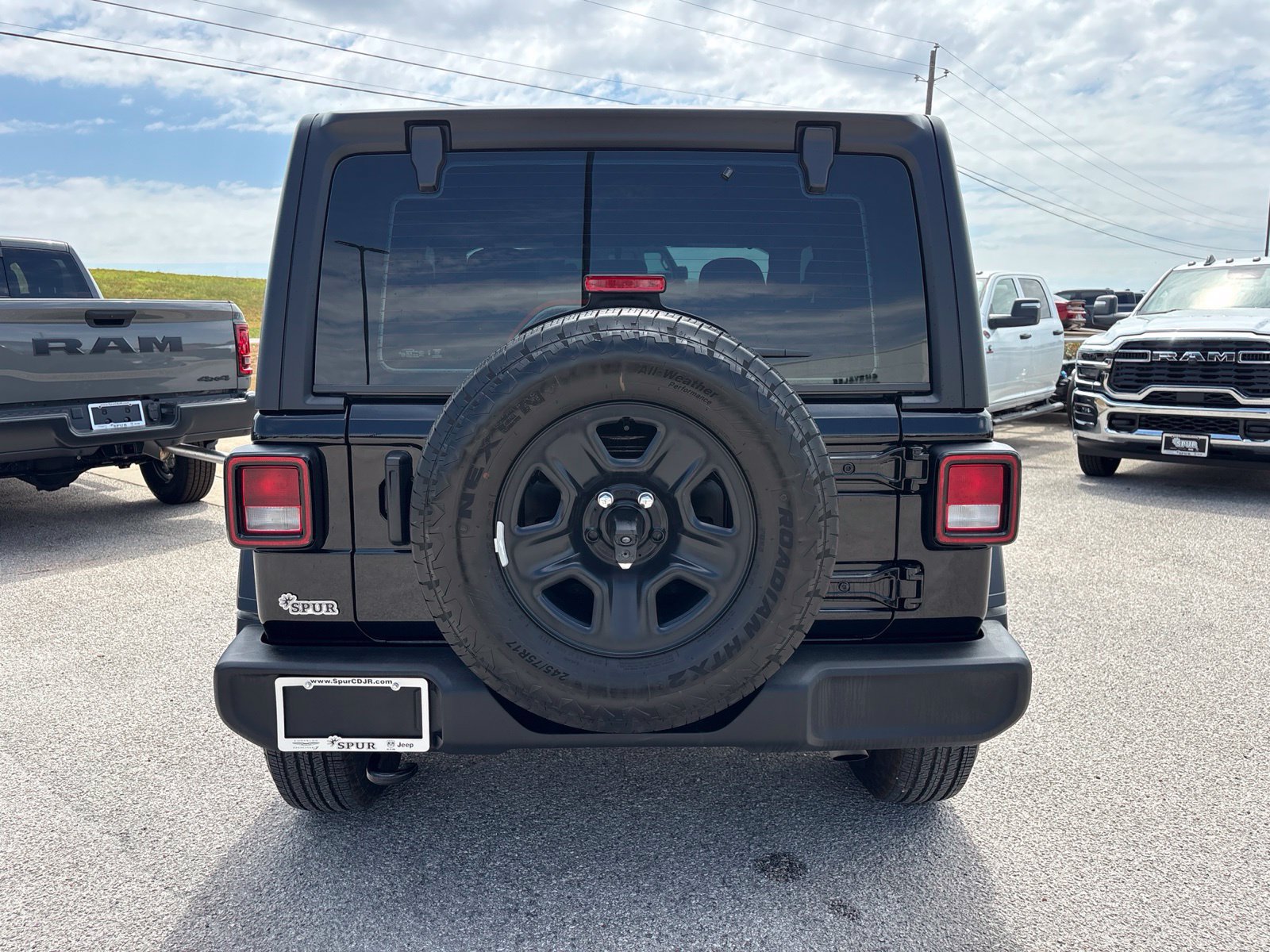 Used 2026 Jeep Wrangler Sport AWD/4WD image 5