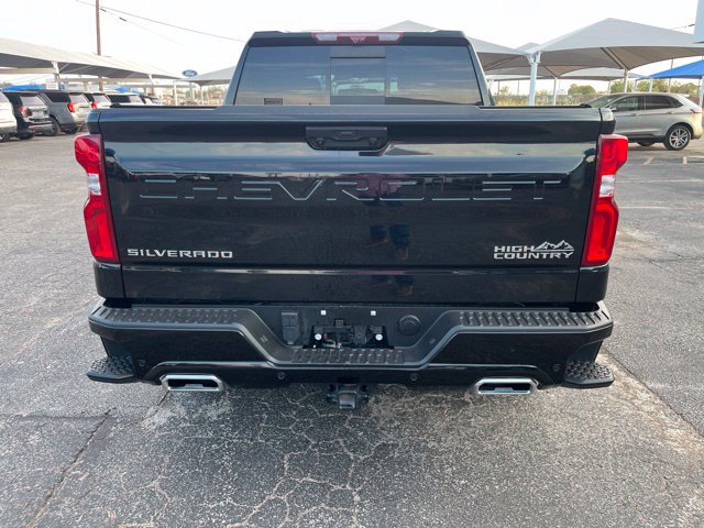 Used 2025 Chevrolet Silverado 1500 High Country AWD/4WD image 7