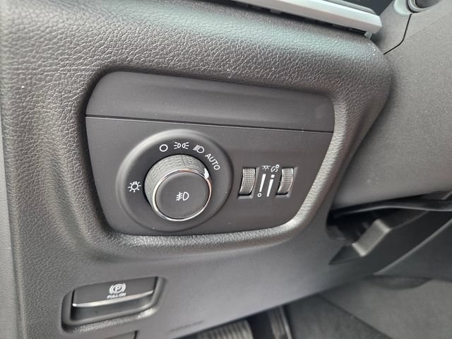 Certified 2025 Jeep Grand Cherokee Limited w/ Black Appearance Package RWD image 20