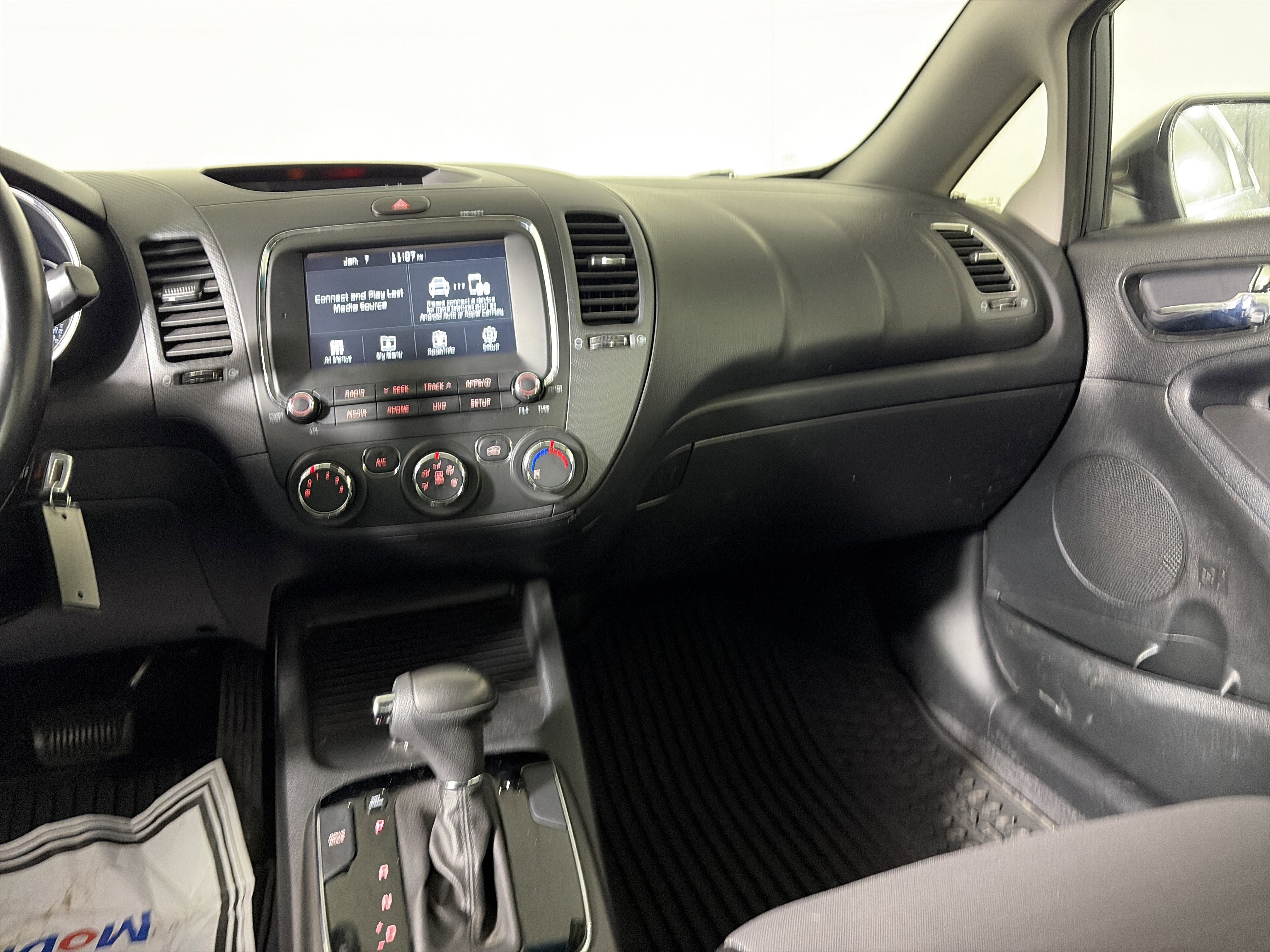 Used 2018 Kia Forte S image 22