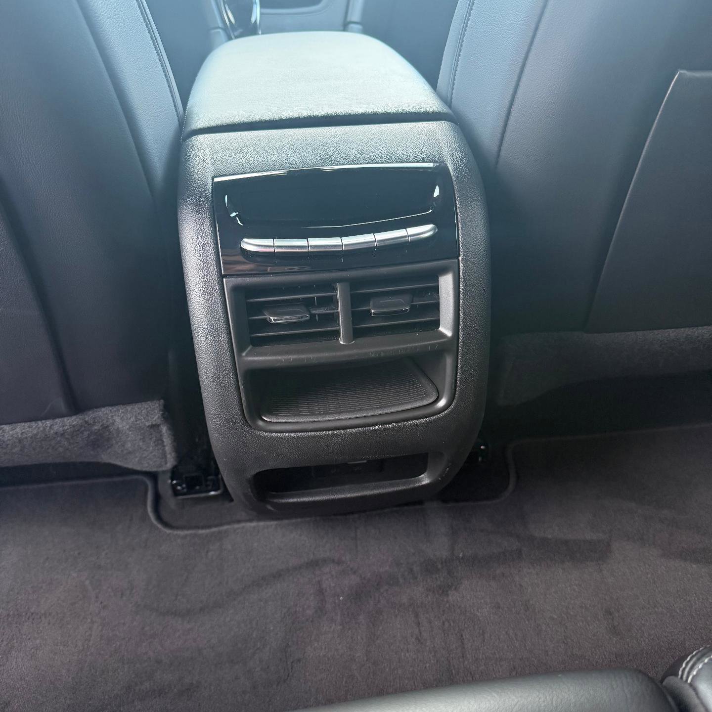 Used 2025 Cadillac XT5 Premium Luxury image 10