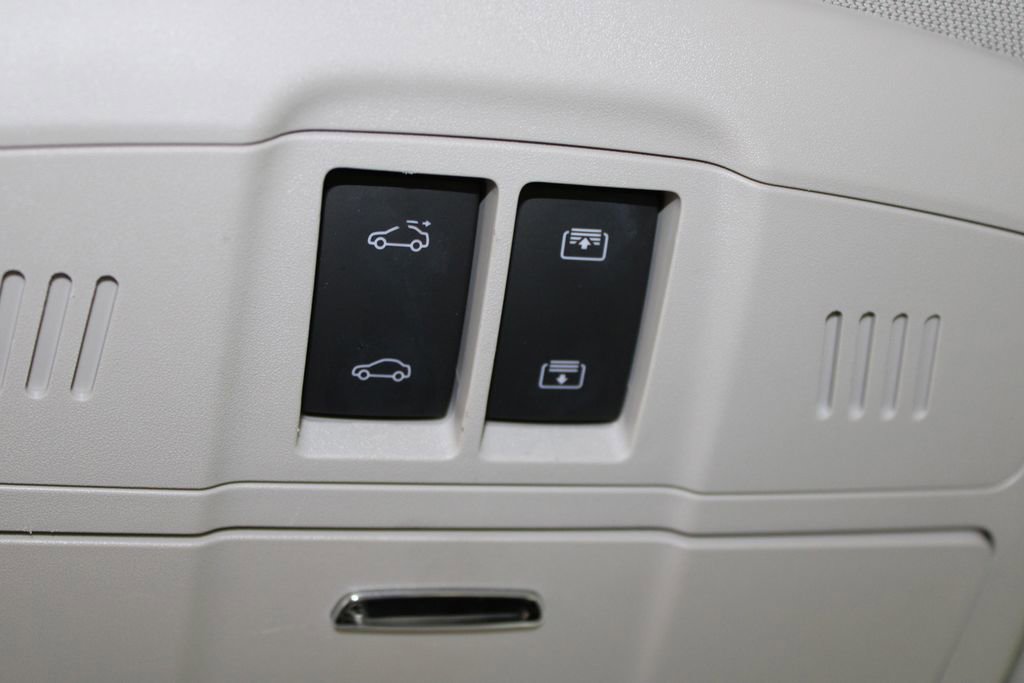 Used 2020 Buick Envision Premium w/ Driver Confidence Package image 54