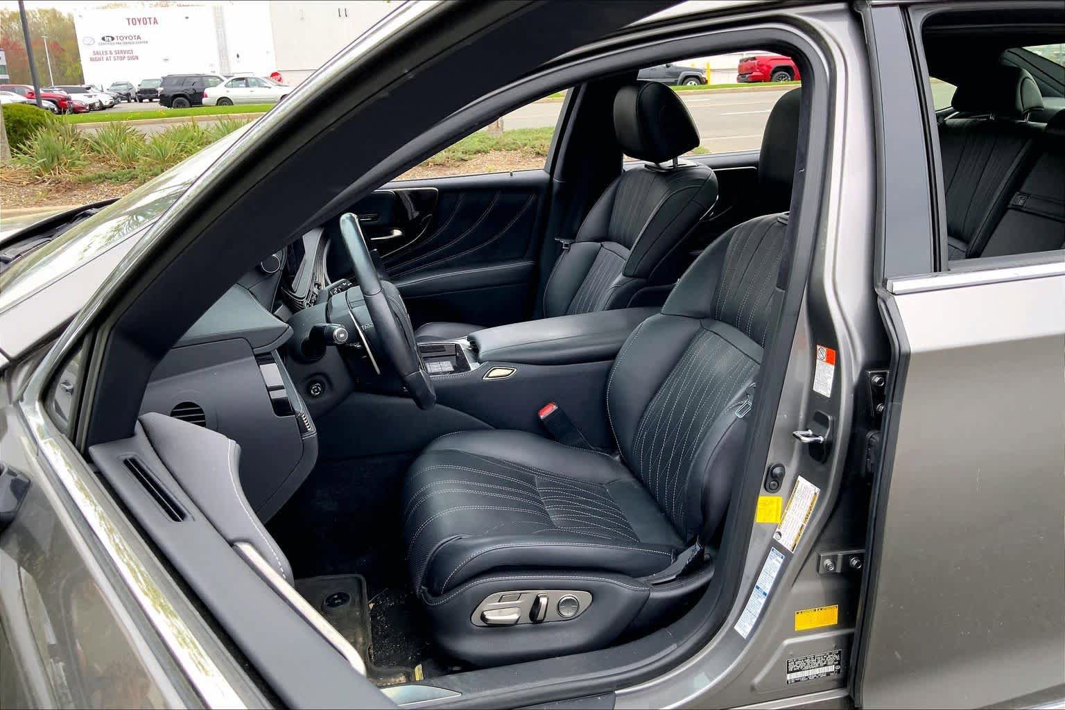 Used 2023 Lexus LS 500 AWD w/ Interior Upgrade Package image 8