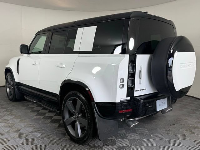 Used 2025 Land Rover Defender 110 V8 AWD/4WD image 4