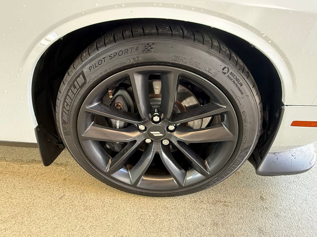 Used 2020 Dodge Challenger R/T w/ Performance Handling Group RWD image 6