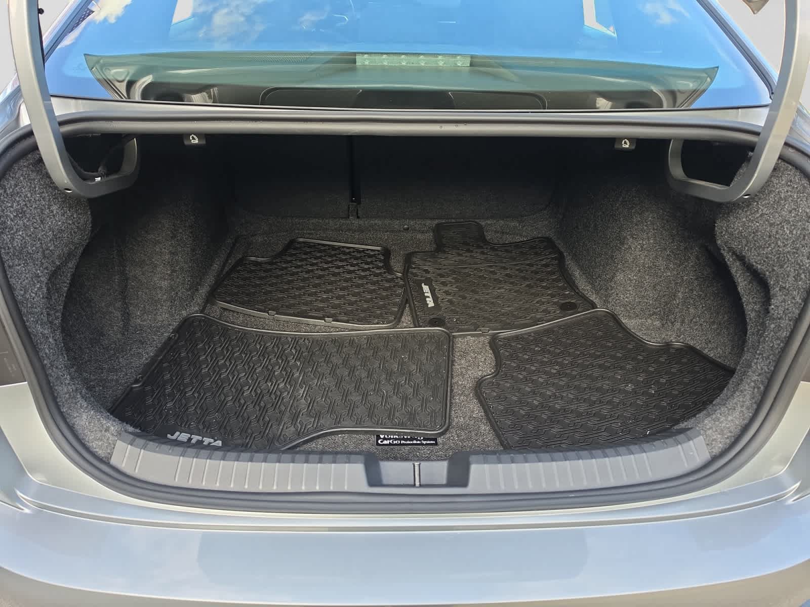Used 2023 Volkswagen Jetta Sport FWD image 4