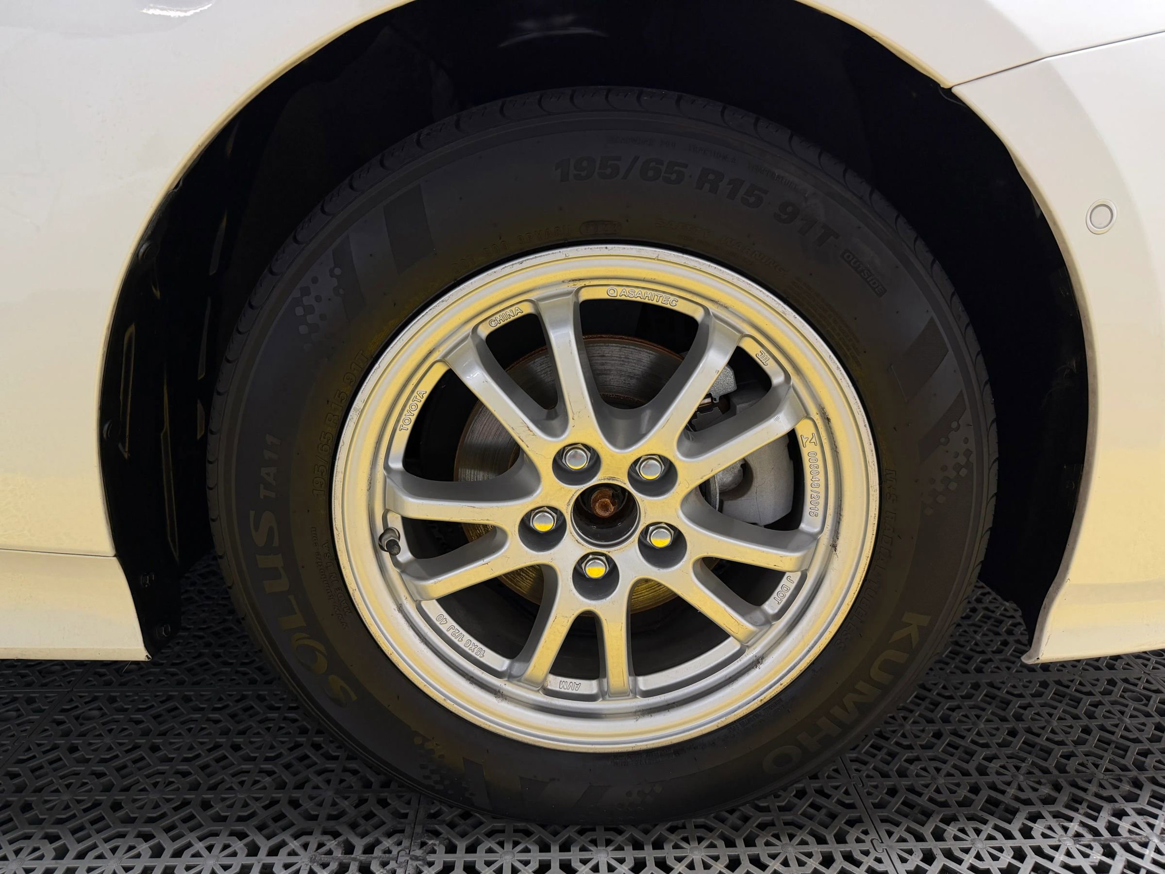 Used 2019 Toyota Prius LE image 35