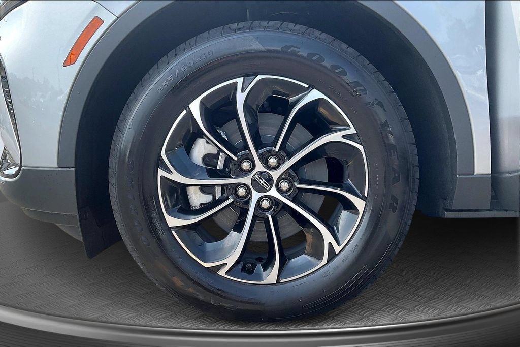 New 2026 Lincoln Nautilus Premier AWD/4WD image 13
