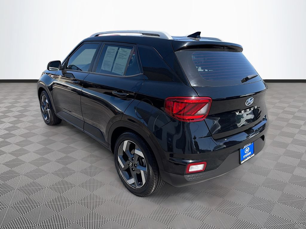 Used 2022 Hyundai Venue SEL w/ Cargo Package FWD image 5
