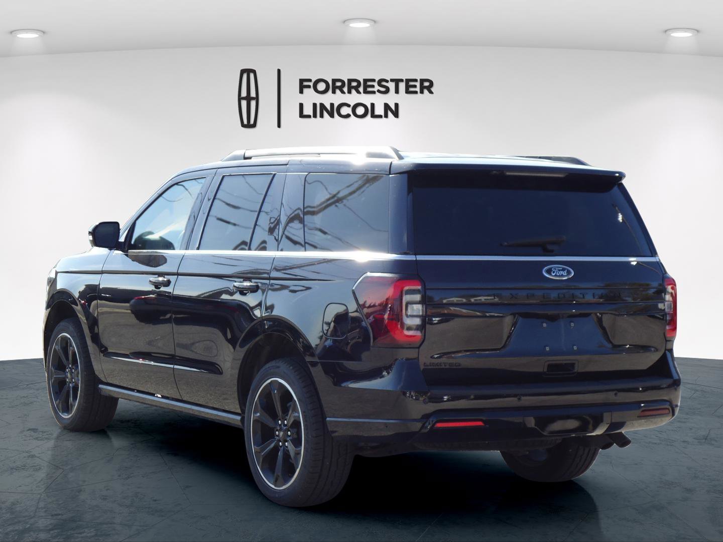 Used 2022 Ford Expedition Limited AWD/4WD image 4