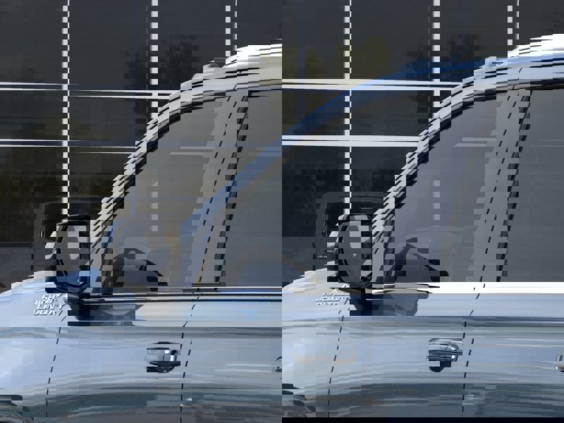 New 2026 Chevrolet Suburban High Country AWD/4WD image 12