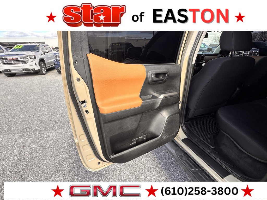 Used 2018 Toyota Tacoma SR5 w/ Exterior Package image 18