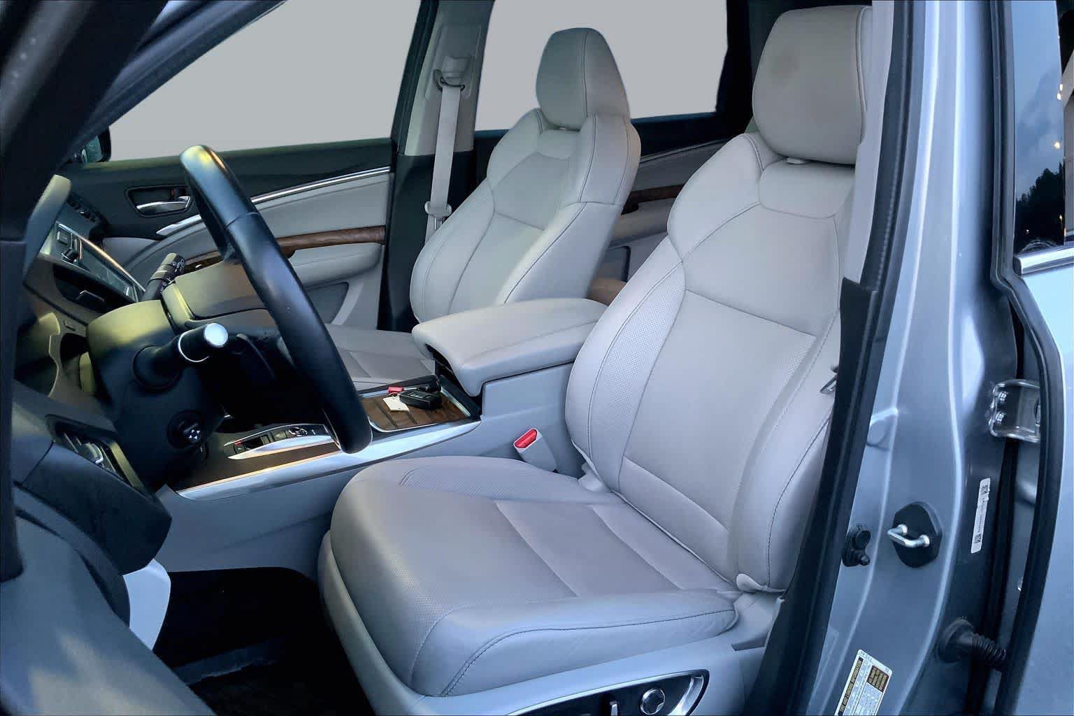 Used 2020 Acura MDX w/ Technology Package AWD/4WD image 7