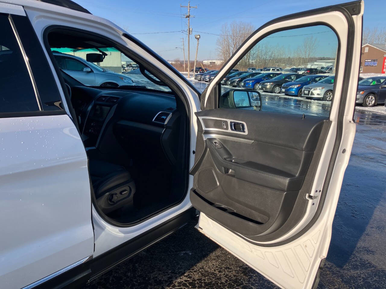 Used 2013 Ford Explorer XLT image 14