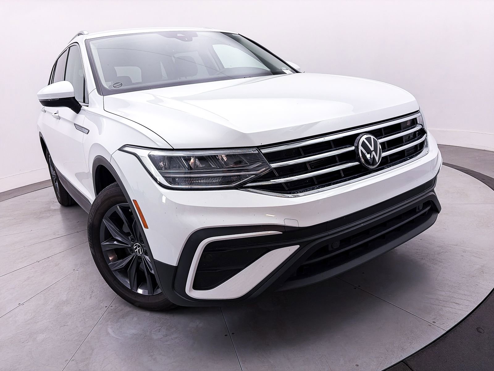 Used 2022 Volkswagen Tiguan SE image 6