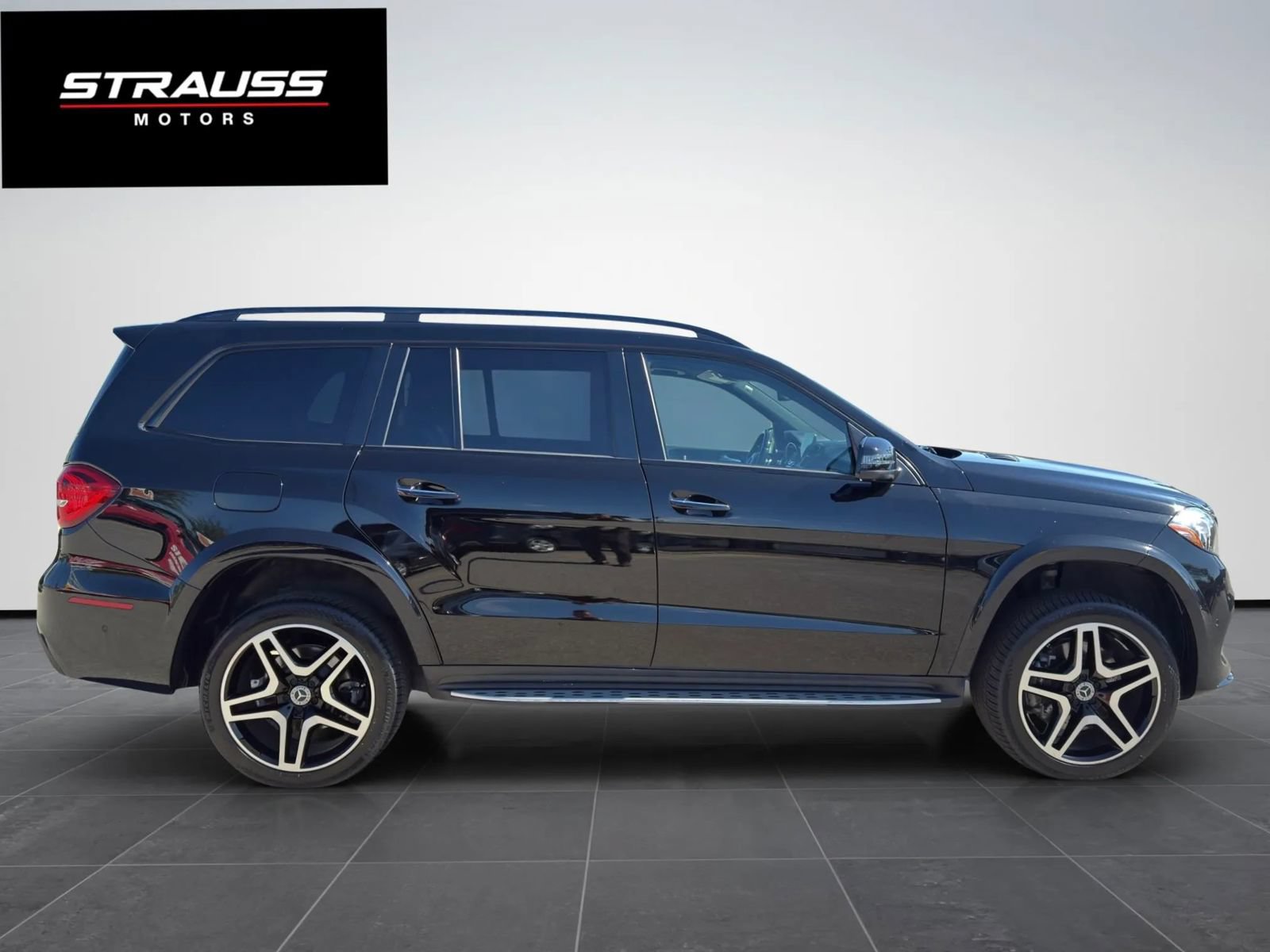 Used 2017 Mercedes-Benz GLS 550 4MATIC w/ Driver Assistance Package image 5