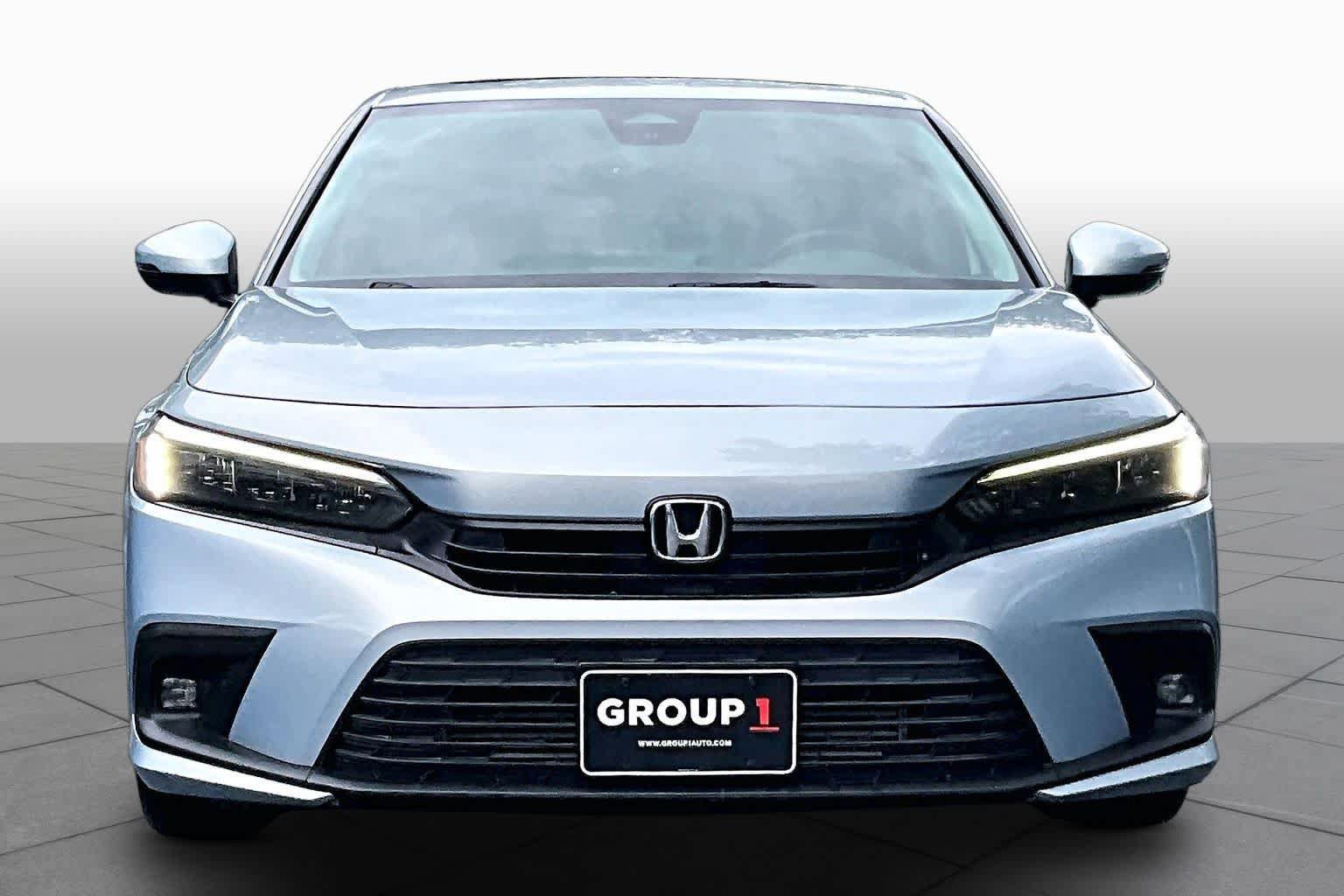Used 2022 Honda Civic Touring image 4