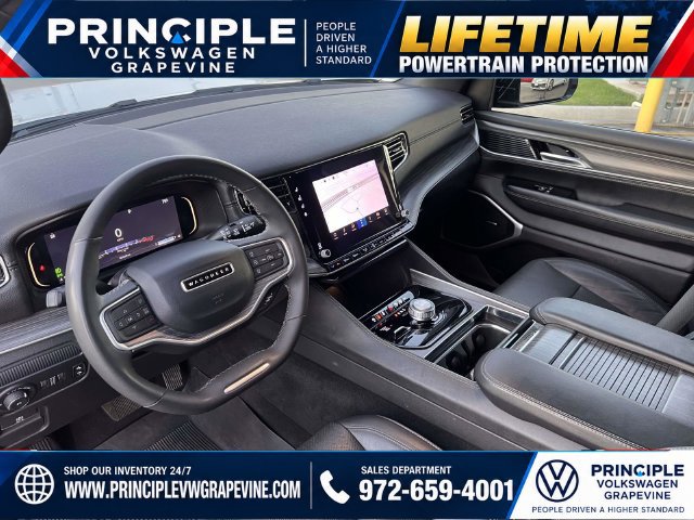 Used 2024 Jeep Wagoneer L Series II w/ Flexible Seating Group AWD/4WD image 11