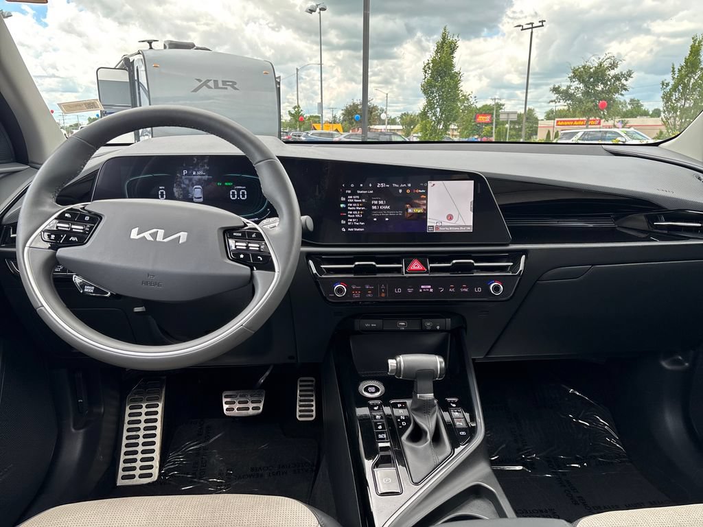 Used 2023 Kia Niro SX Touring FWD image 32