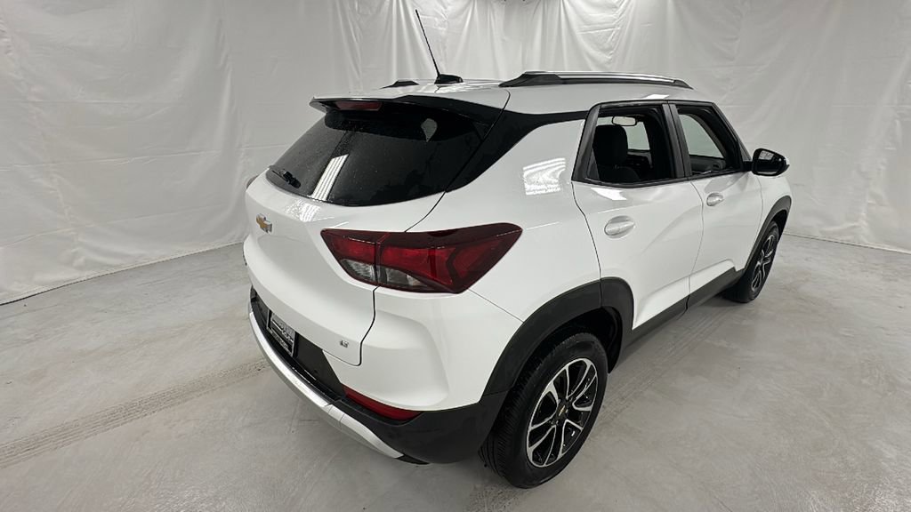 Used 2024 Chevrolet TrailBlazer LT w/ Convenience Package image 3