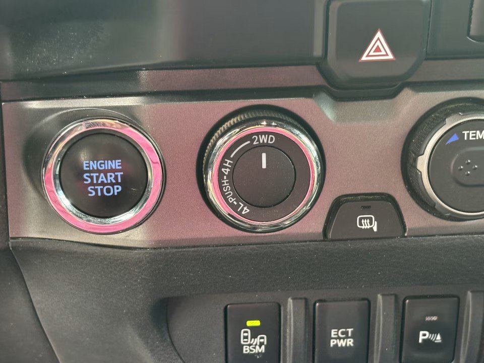 Used 2023 Toyota Tacoma TRD Off-Road w/ TRD Premium Off Road Package AWD/4WD image 26