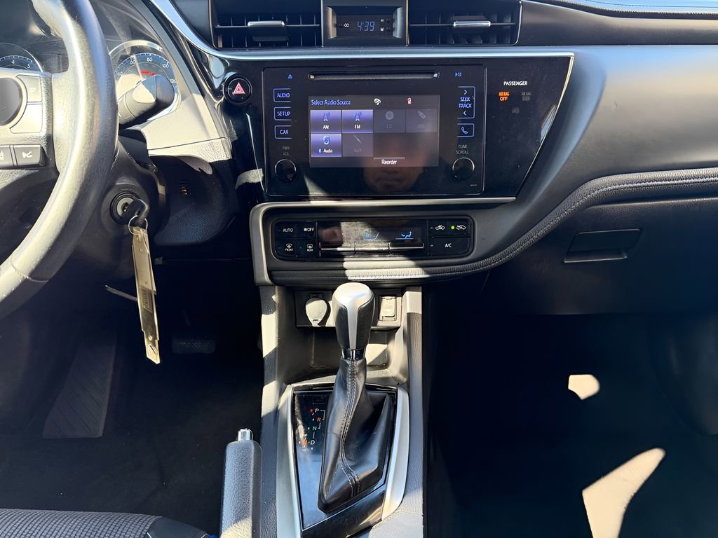 Used 2017 Toyota Corolla SE image 15