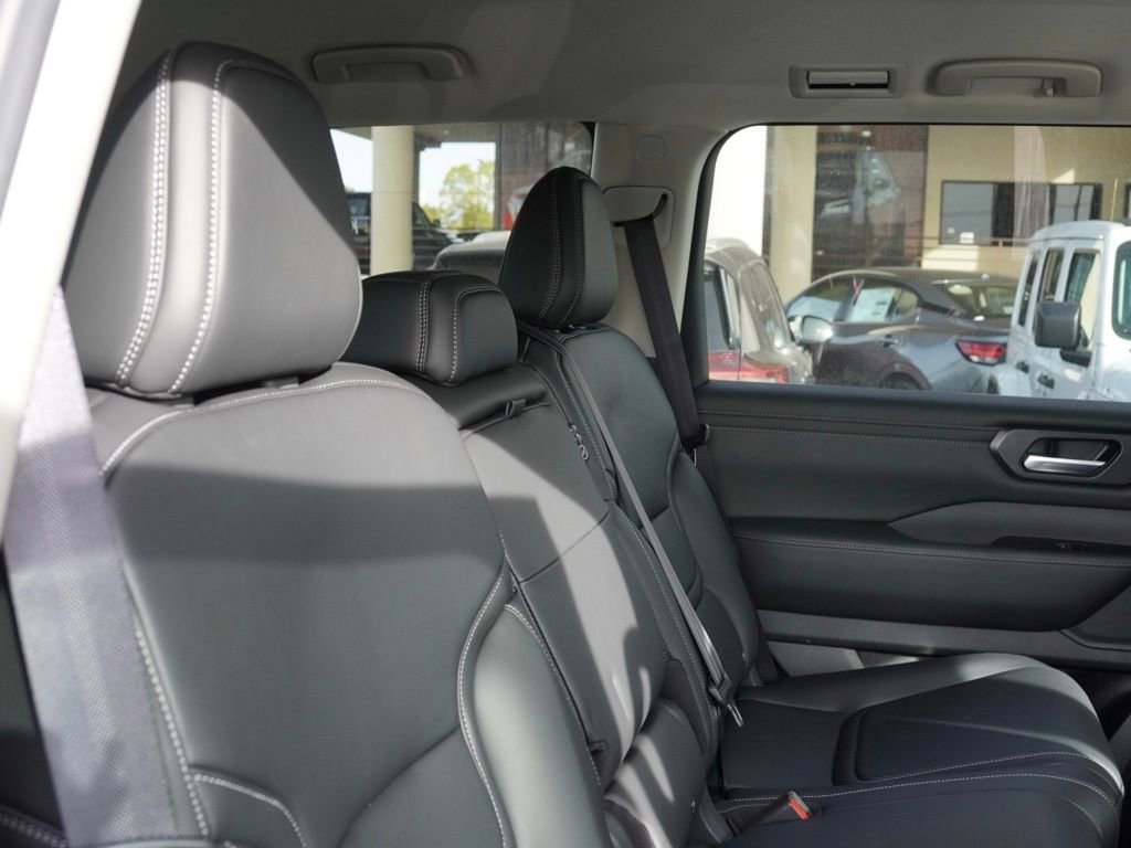 New 2026 Nissan Armada SV image 20