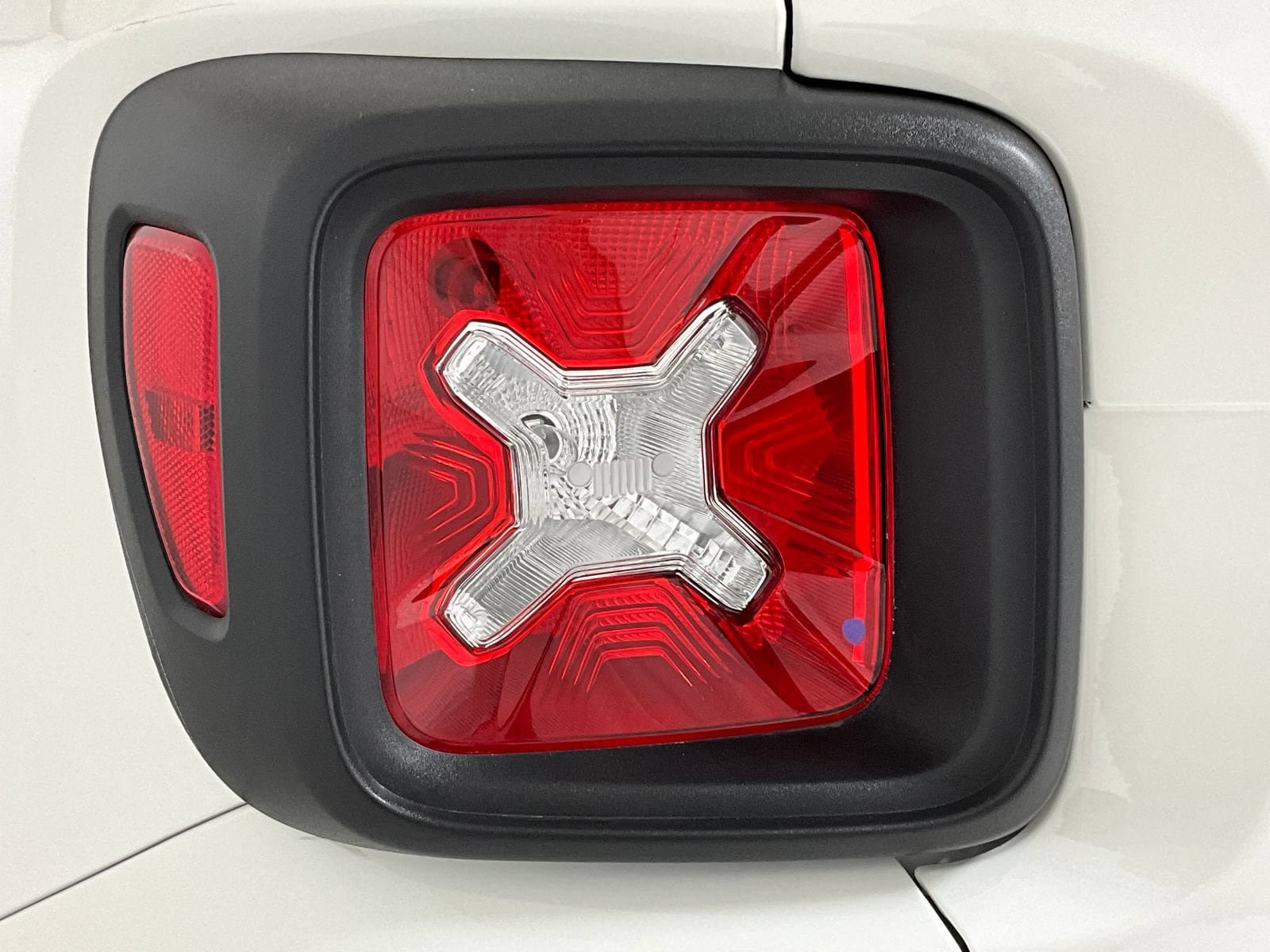 Used 2023 Jeep Renegade Trailhawk AWD/4WD image 28