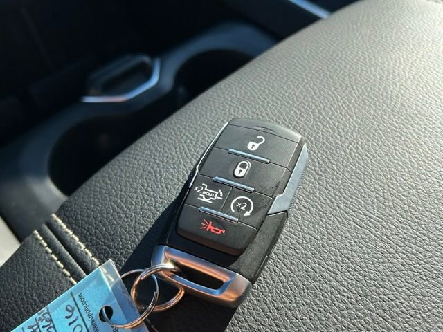 New 2026 RAM 1500 4x4 Crew Cab image 38