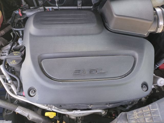 Used 2021 Chrysler Pacifica Touring-L w/ Uconnect Theater Family Group FWD image 20