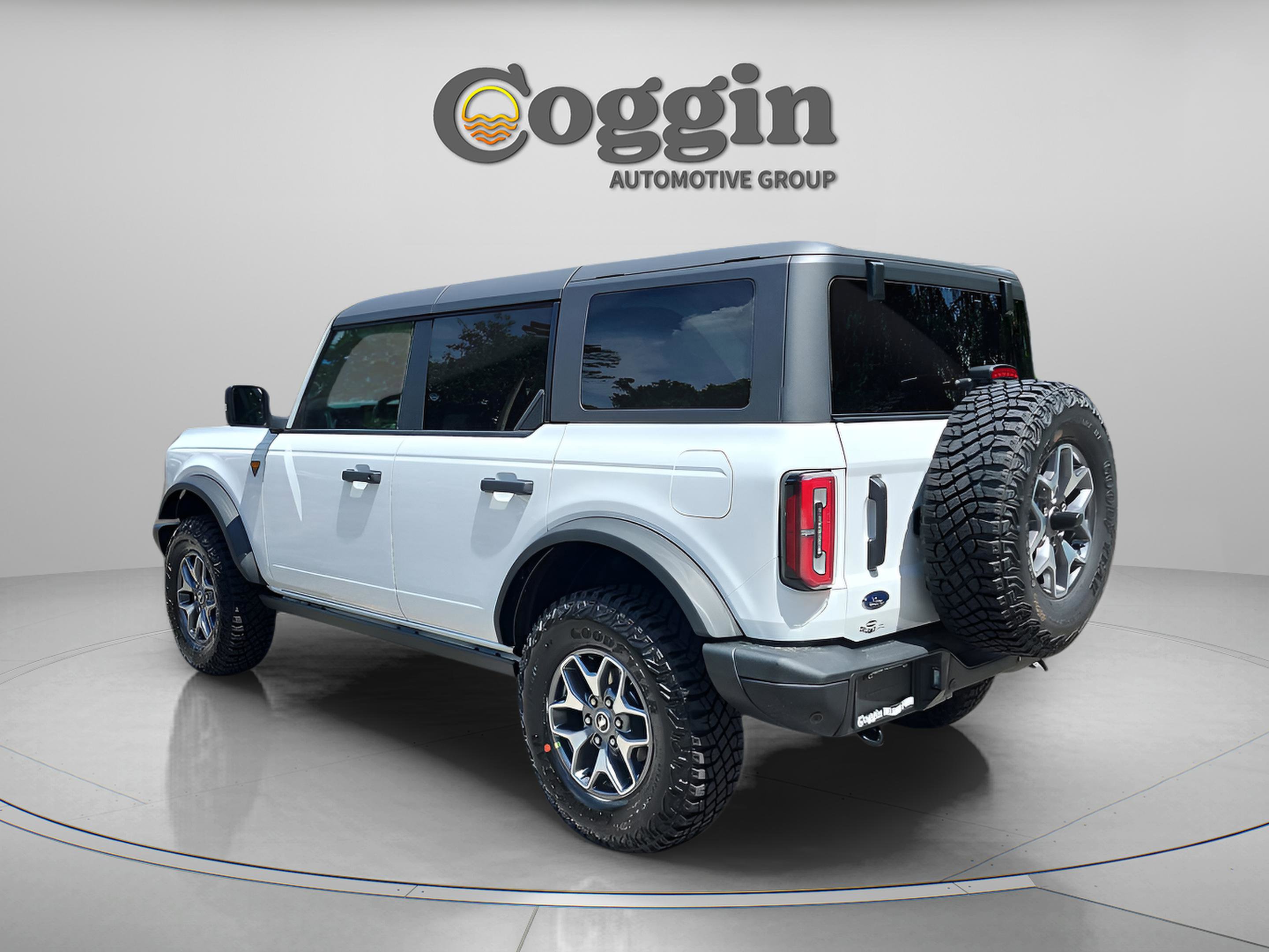 New 2025 Ford Bronco Badlands image 3