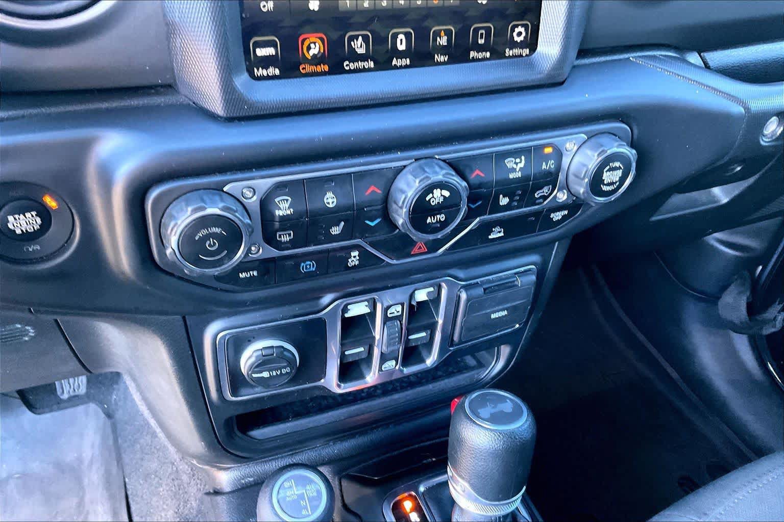 Used 2023 Jeep Wrangler Unlimited w/ Sun & Screen Package AWD/4WD image 32